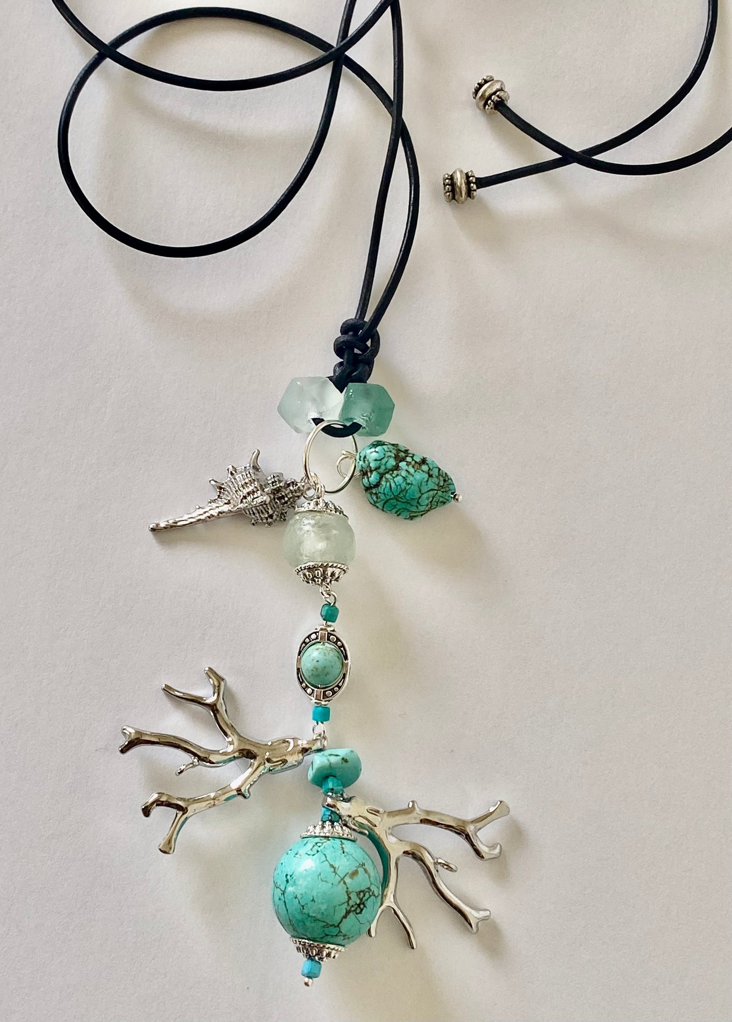 CORAL ME TURQUOISE LARIAT NECKLACE