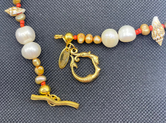 TRICIA WANDERS THE SHORE NECKLACE