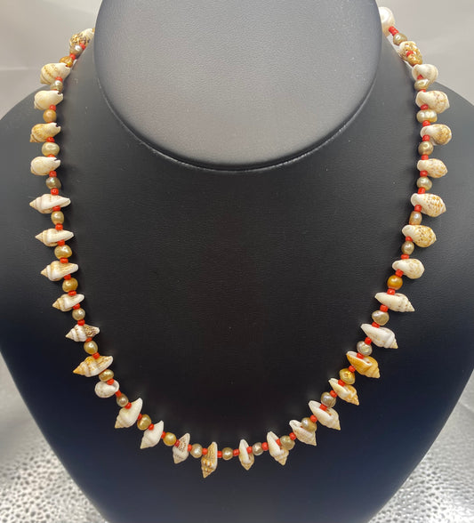 TRICIA WANDERS THE SHORE NECKLACE