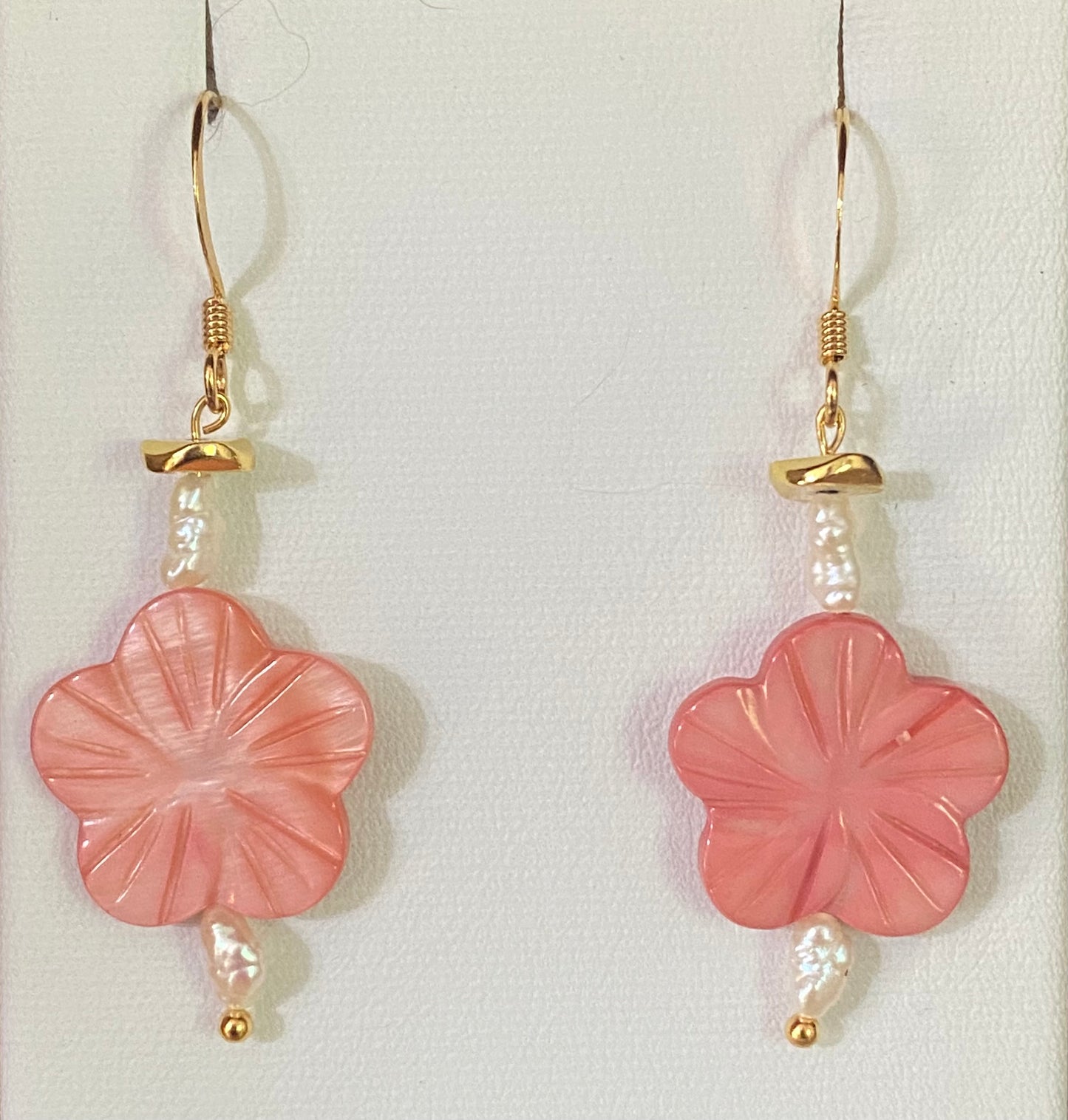 PLUMERIA AND HER PEARLS EARRINGS