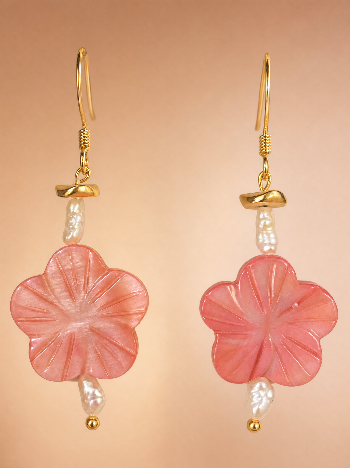 PLUMERIA AND HER PEARLS EARRINGS